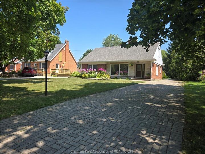 Property Photo: 229 Elizabeth Street ON N7L 2Y6