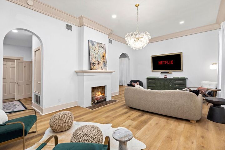 Property Photo:  110 E Craig Place 1  TX 78212 