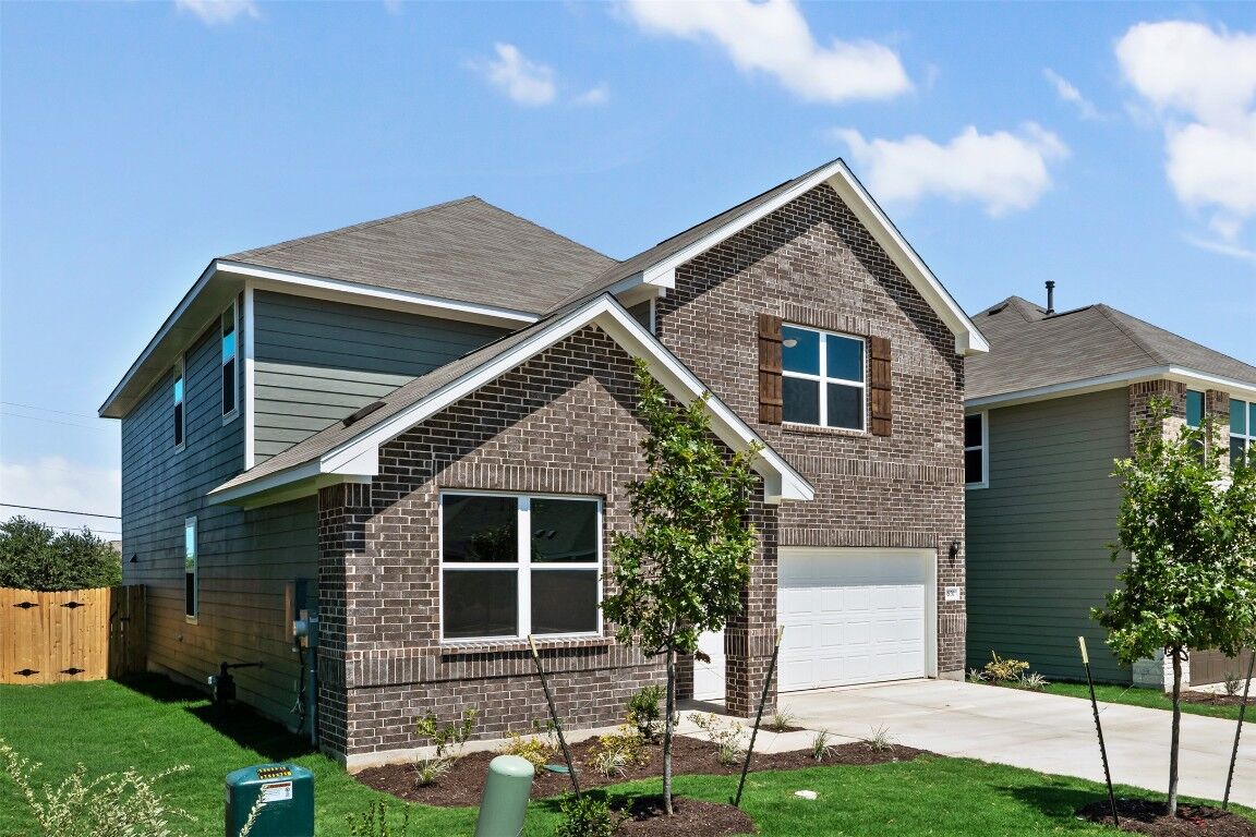 Property Photo: 631 Palo Brea Loop TX 78634