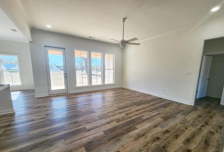 Property Photo:  194 Thistledown Drive  GA 31763 