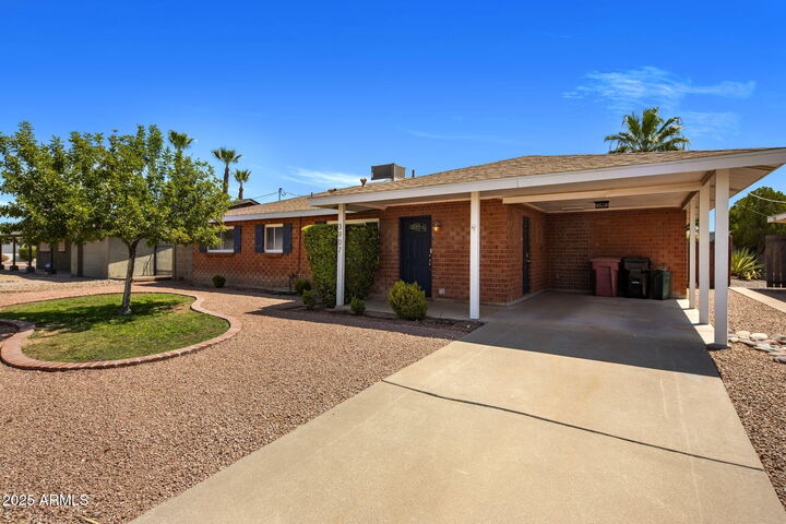 Property Photo: 3907 N 81st Street AZ 85251