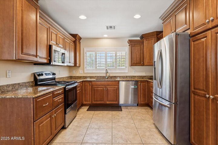 Property Photo: 6602 W Surrey Avenue AZ 85304