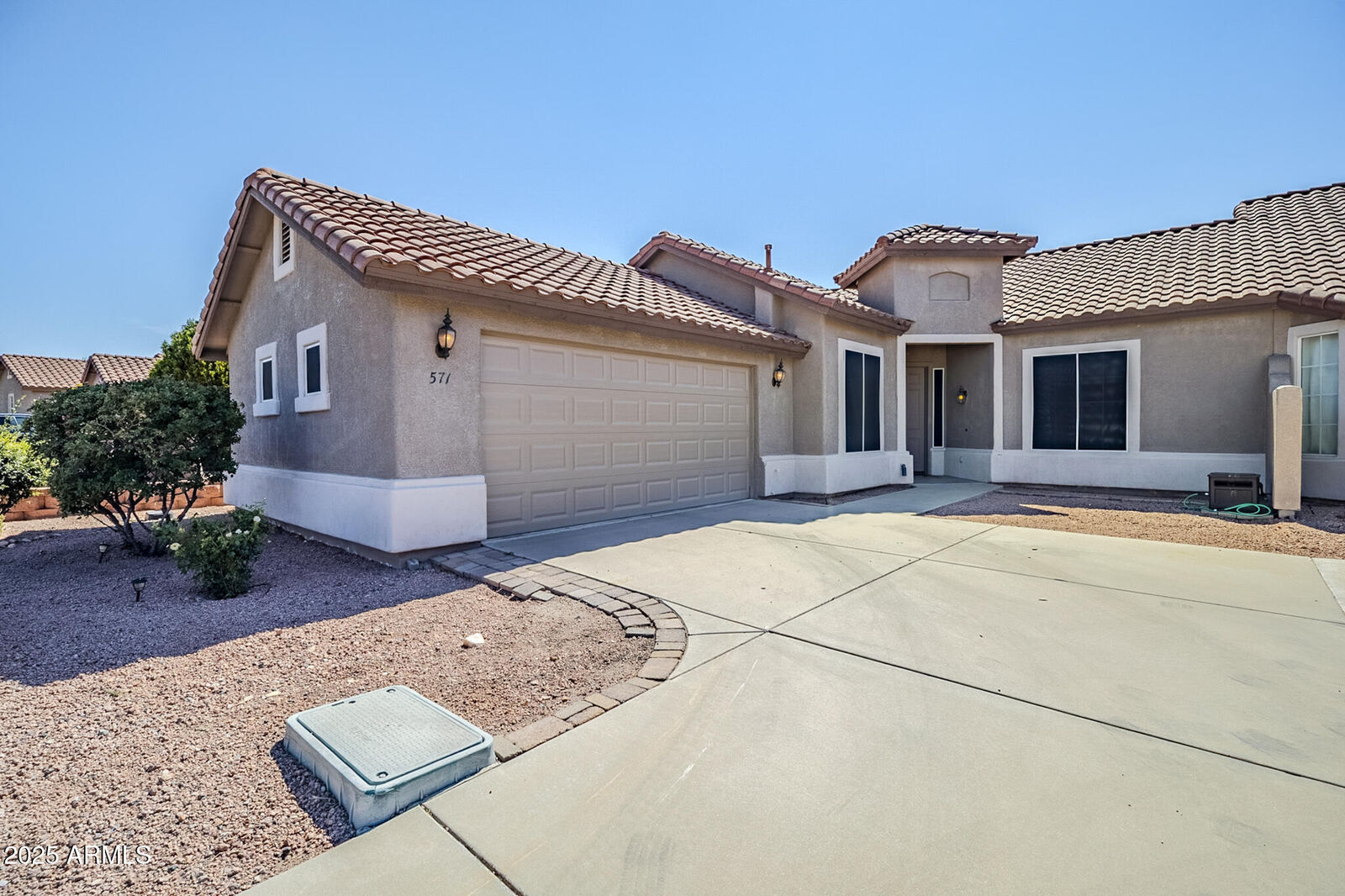 Property Photo:  571 S Valle Escondido --  AZ 86325 