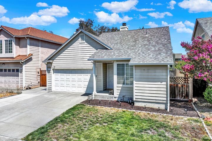Property Photo: 321 Ridgecrest Circle CA 94585