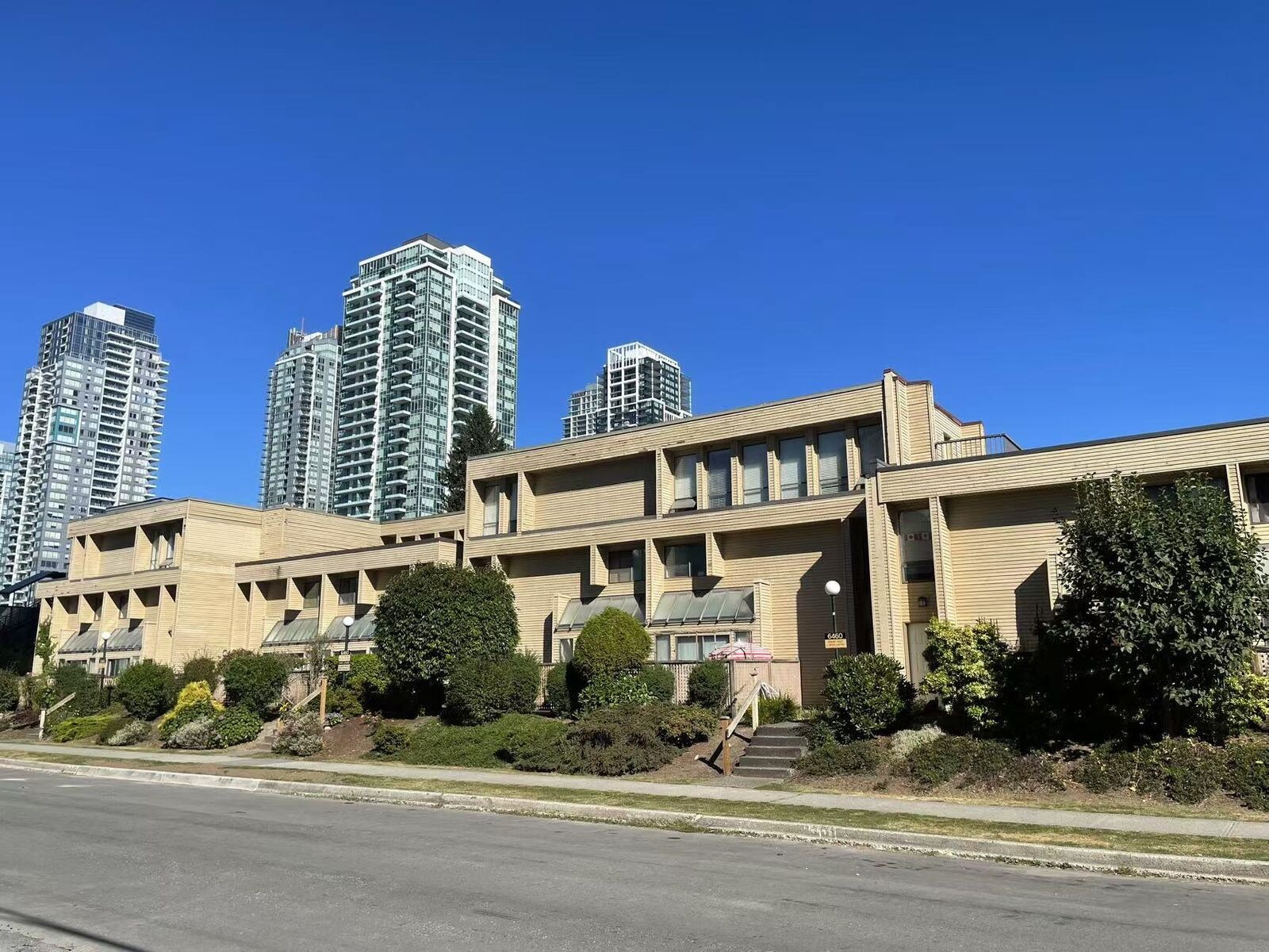 Property Photo:  6460 Cassie Avenue 202  BC V5H 2W3 