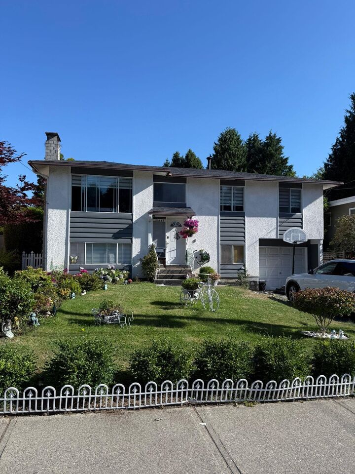 Property Photo: 15847 Russell Avenue BC V4B 2S5