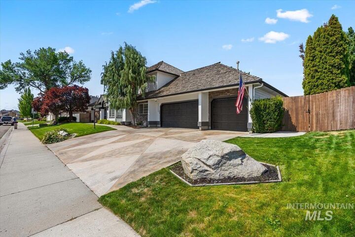Property Photo: 1065 SE 3rd Way ID 83642