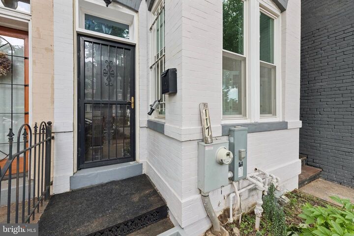 Property Photo: 117 Thomas Street NW DC 20001