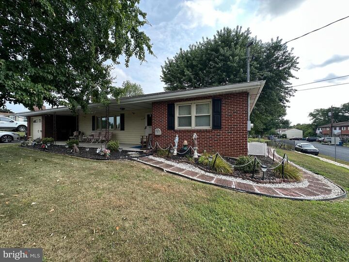 Property Photo: 1913 Maplewood Drive PA 17013