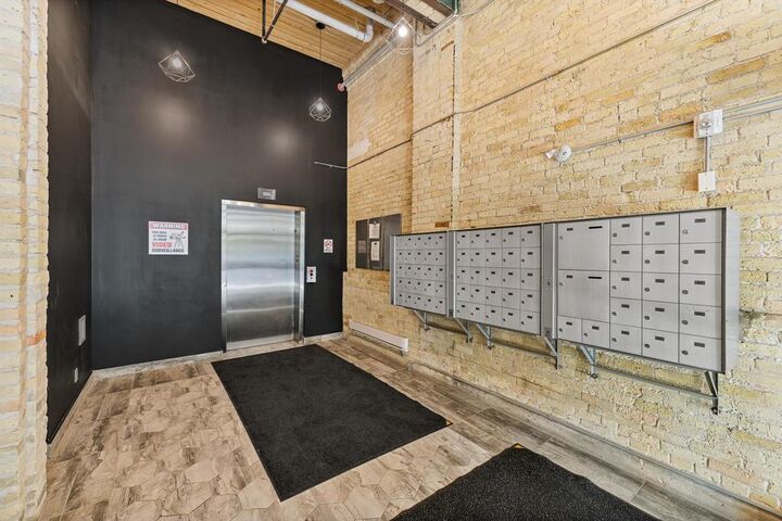 Property Photo: 139 Market Avenue MB R3B 0P5