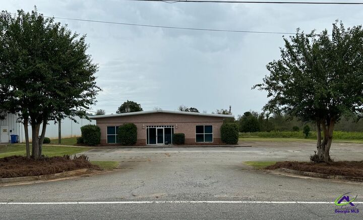 Property Photo:  103 Industrial Park Drive  GA 31069 