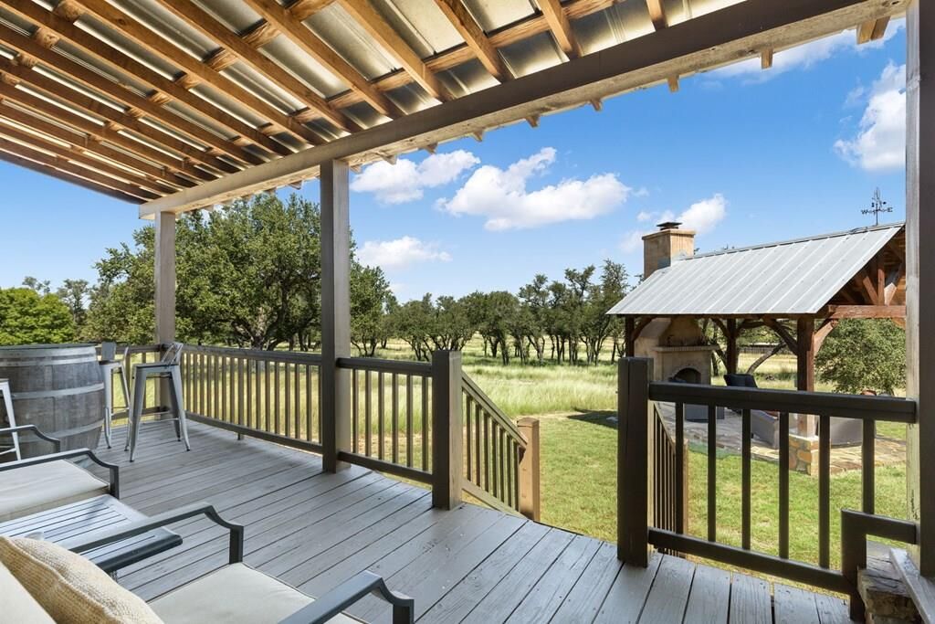 Property Photo:  434 Gold-Schaefer Rd  TX 78624 