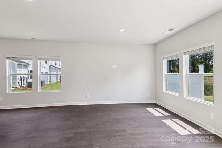 Property Photo: 1725 Braemar Village Drive NC 28110
