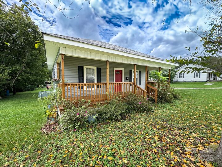 Property Photo:  818 Grier Street  NC 28092 