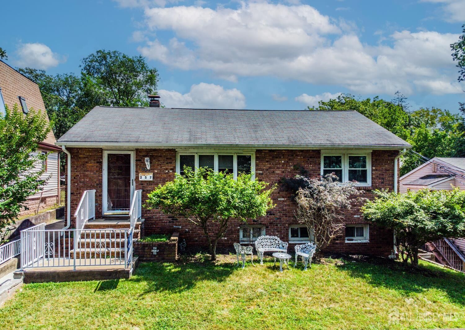 Property Photo:  257 S 6th Avenue  NJ 08904 