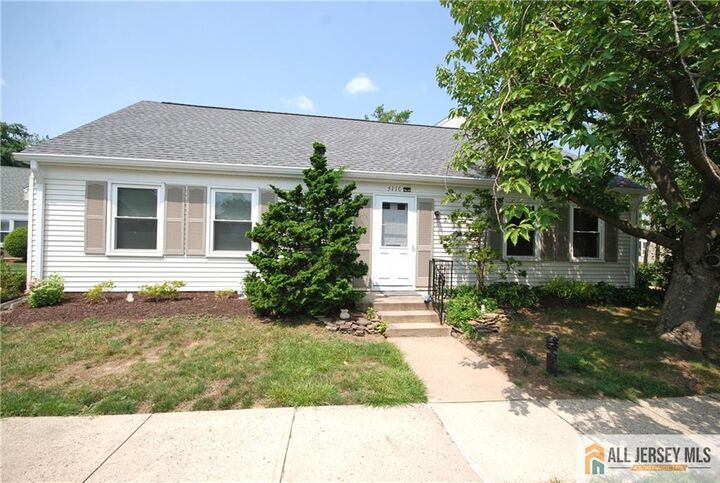 511 Sutton Way 511C  Monroe NJ 08831 photo
