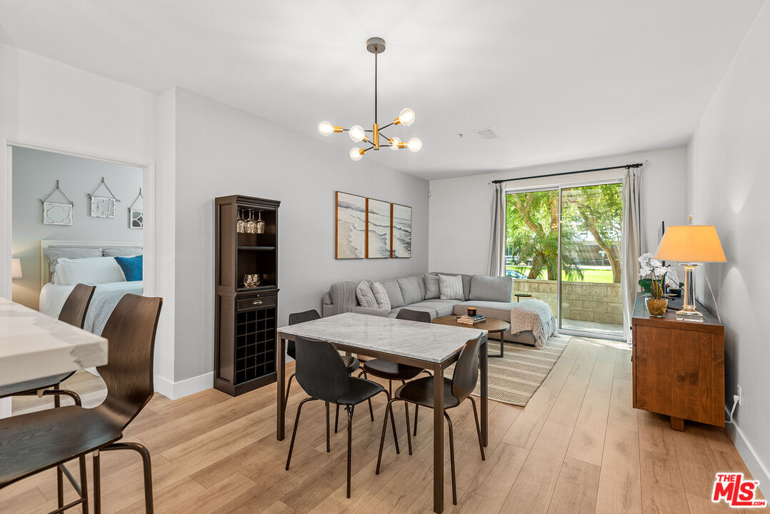 Property Photo:  6400 Crescent Park  CA 90094 