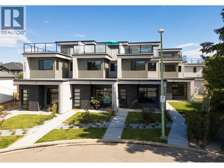 732 Coopland Crescent 1  Kelowna BC V1Y 2V1 photo