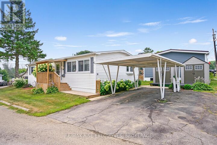 Property Photo:  1871 Oxford Avenue 20  ON K6V 7V5 