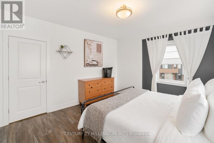Property Photo:  17 Centre Street 311  ON L9W 7S6 