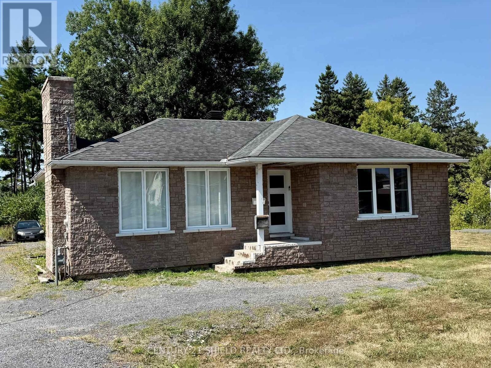 Photo de la propriété: 2158 Pitt Street ON K6K 1A2