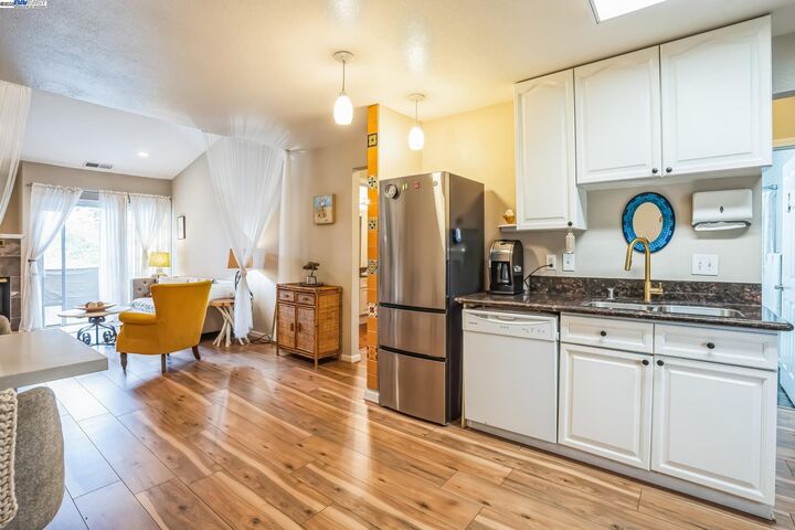 Property Photo:  22537 Center St  CA 94541 