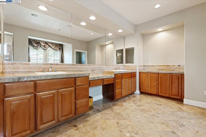 Property Photo:  2597 Ancona Cir  CA 94550 