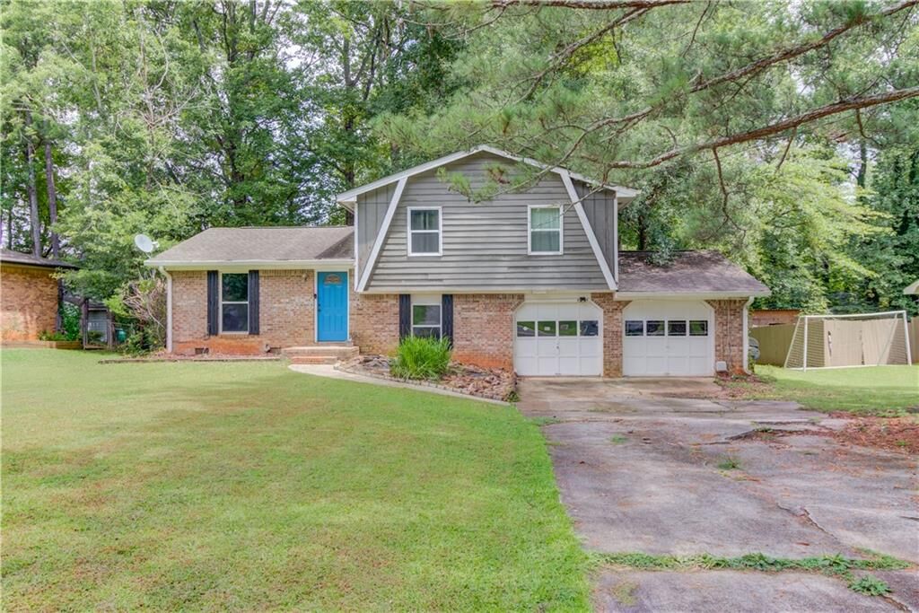 Property Photo: 321 Amberwood Drive GA 30044