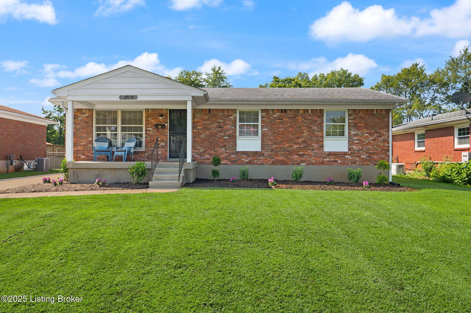 Property Photo: 6900 Shareith Dr KY 40228