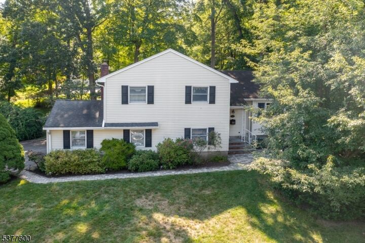 Property Photo:  106 Knollwood Dr  NJ 07974 