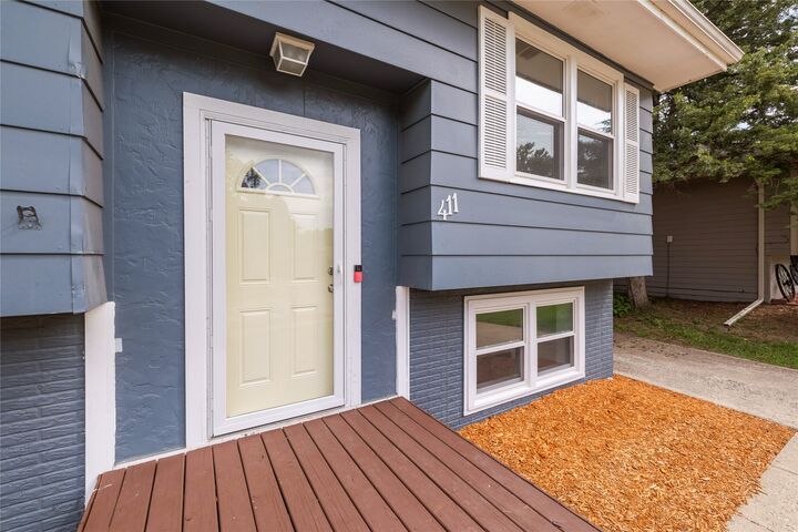 Property Photo: 411 NW 7th Street IA 50111
