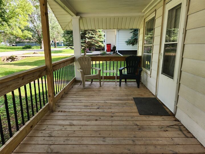 Property Photo:  211 NW 2nd Street  IA 50163 