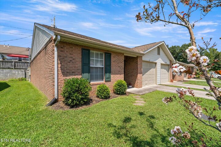 Property Photo:  7923 Jenhurst Way  TN 37849 