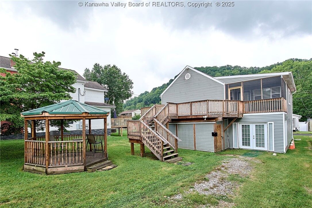 Property Photo: 5309 Venable Avenue SE WV 25304
