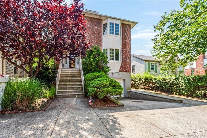 Property Photo:  3218 Glennon Place  NY 10465 