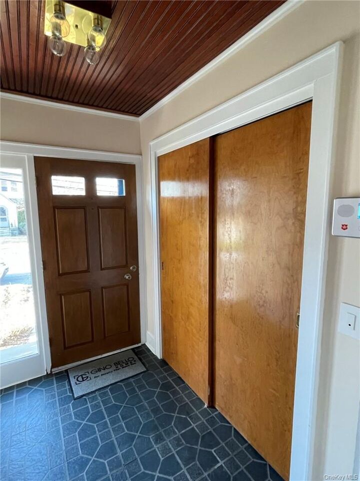 Property Photo:  39 Archer Avenue  NY 10603 