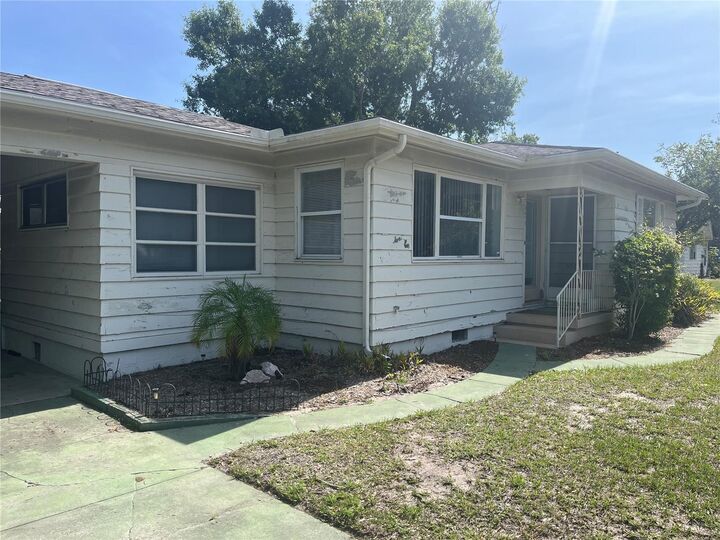 Property Photo: 2415 Pelican Drive FL 34237