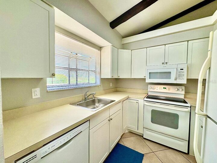 Property Photo:  5860 Niblick Place  FL 34287 