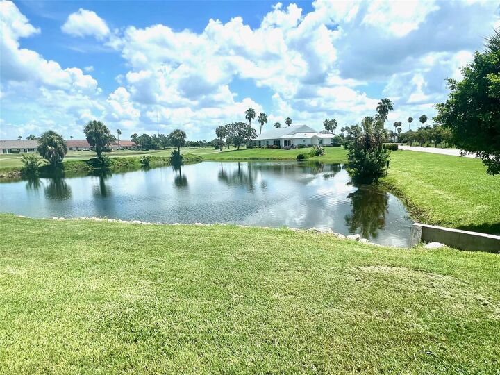 Property Photo: 2602 Edgewater Court FL 34221