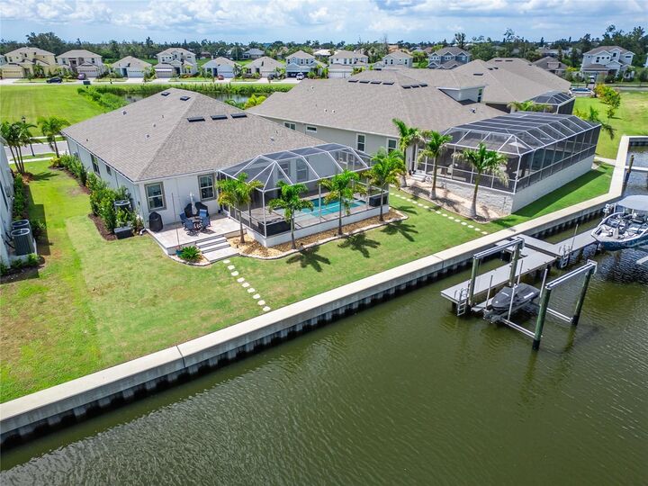 Property Photo: 5961 Blakeney Loop FL 33572
