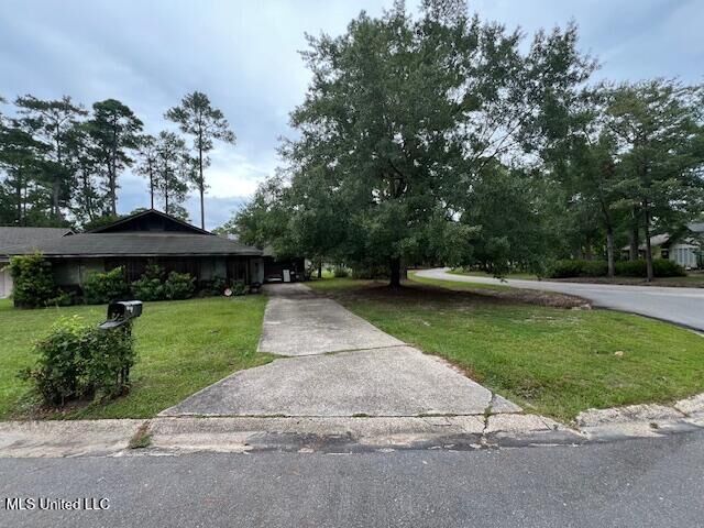 Property Photo:  1 Holly Corner  MS 39525 