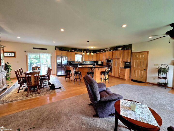 Property Photo: 1984 E County Rd 2900 IL 62330