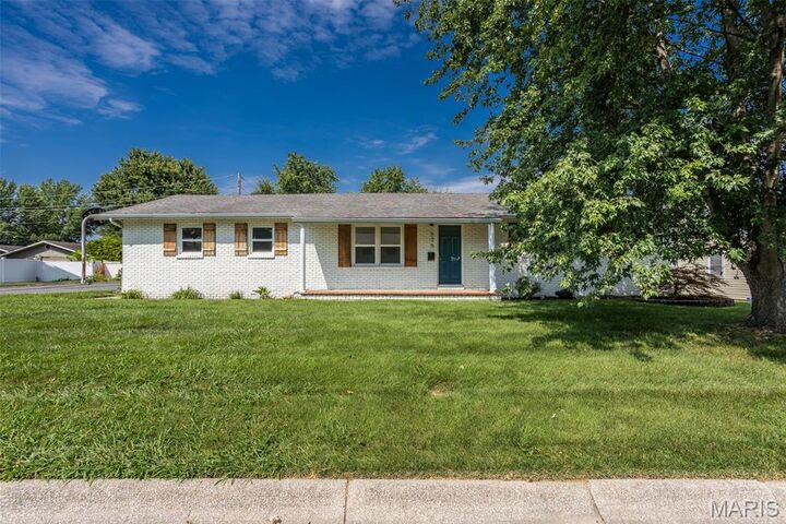 526 Vermont Street  Bethalto IL 62010 photo