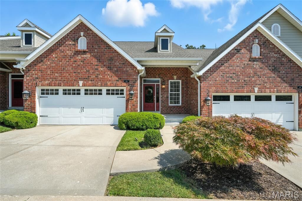 Property Photo:  221 Kehrs Mill Bend Drive  MO 63011 