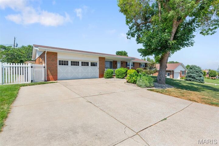 Property Photo:  3017 Mamelles Drive  MO 63301 