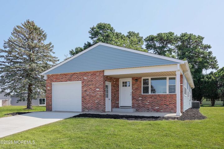 Property Photo:  18 Morongo Court  NJ 08757 