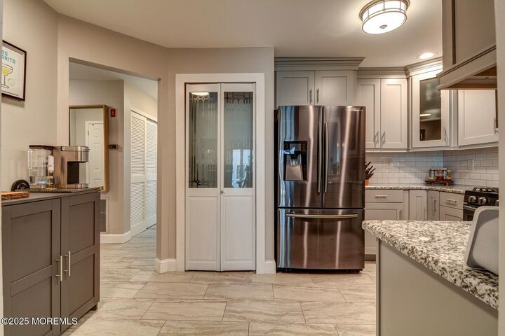 Property Photo:  19 Tulip Lane  NJ 07728 