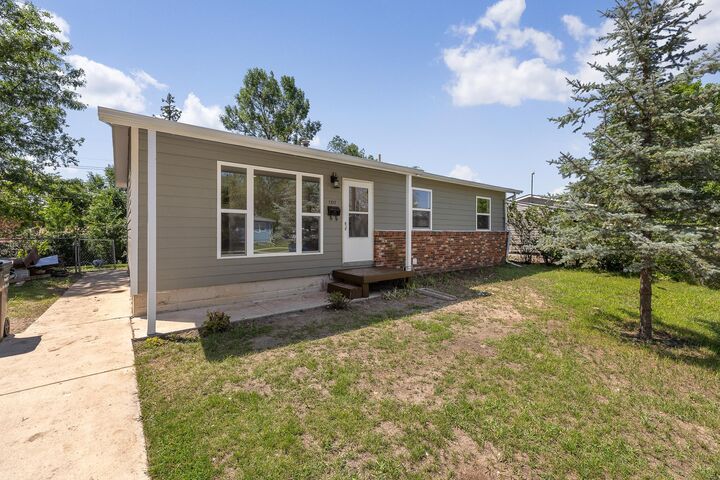 Property Photo:  1317 Racine Street  SD 57701 