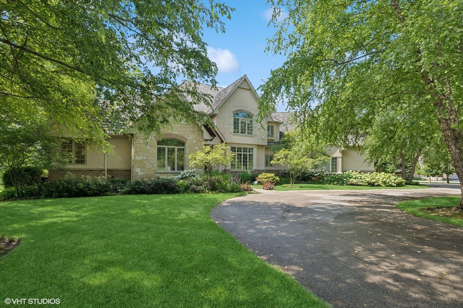 Property Photo:  4904 Clover Court  IL 60047 