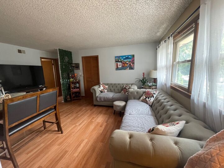 Property Photo: 2200 W Oakton Street 2 IL 60068